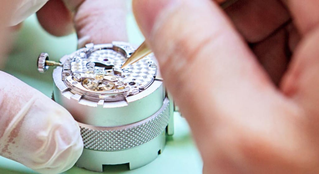 How to Spot a Fake Rolex Watch How to Spot a Fake Rolex Watch - Bob's Watches